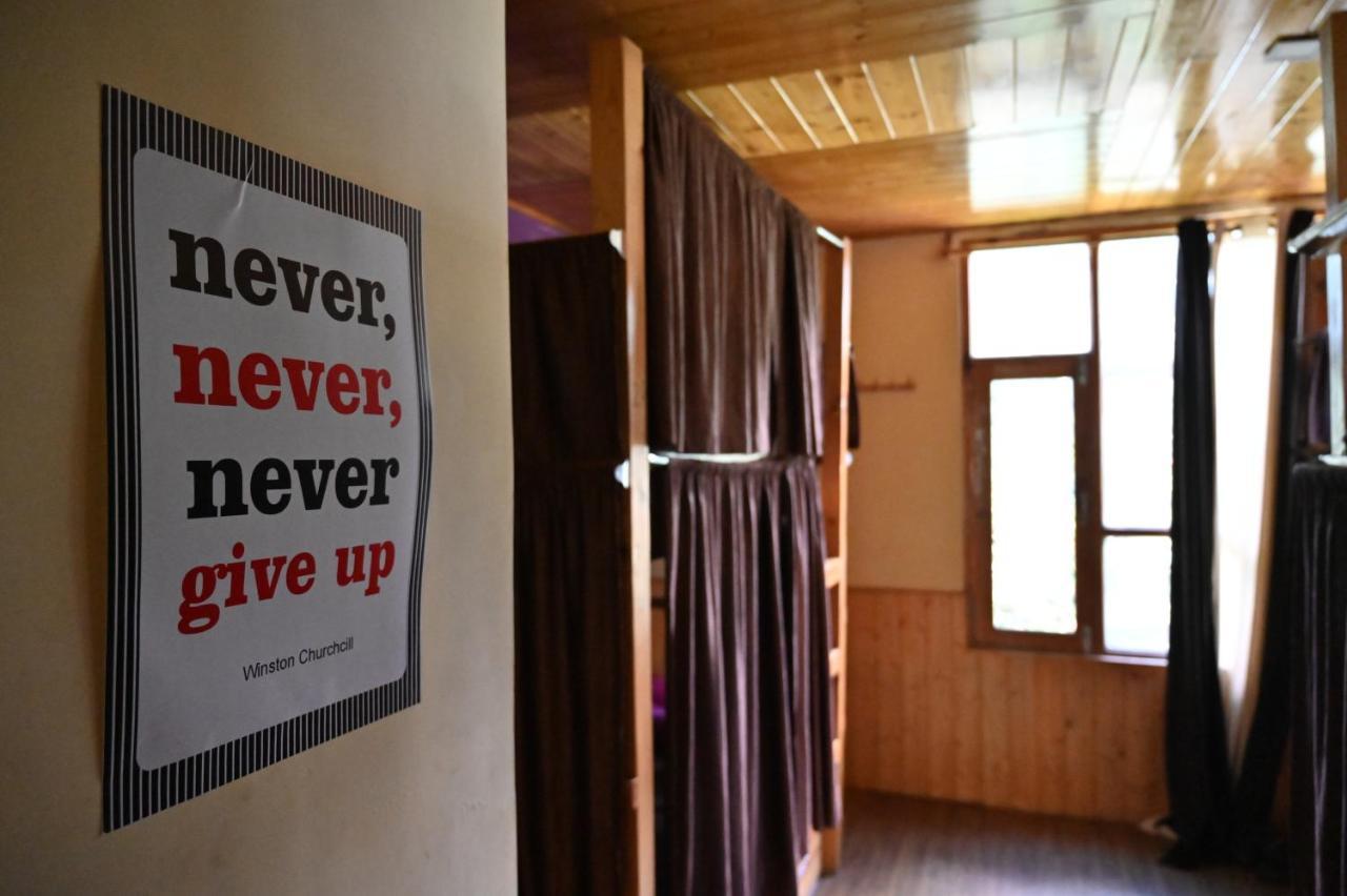 Indian Backpackers Hostel Manāli Eksteriør bilde