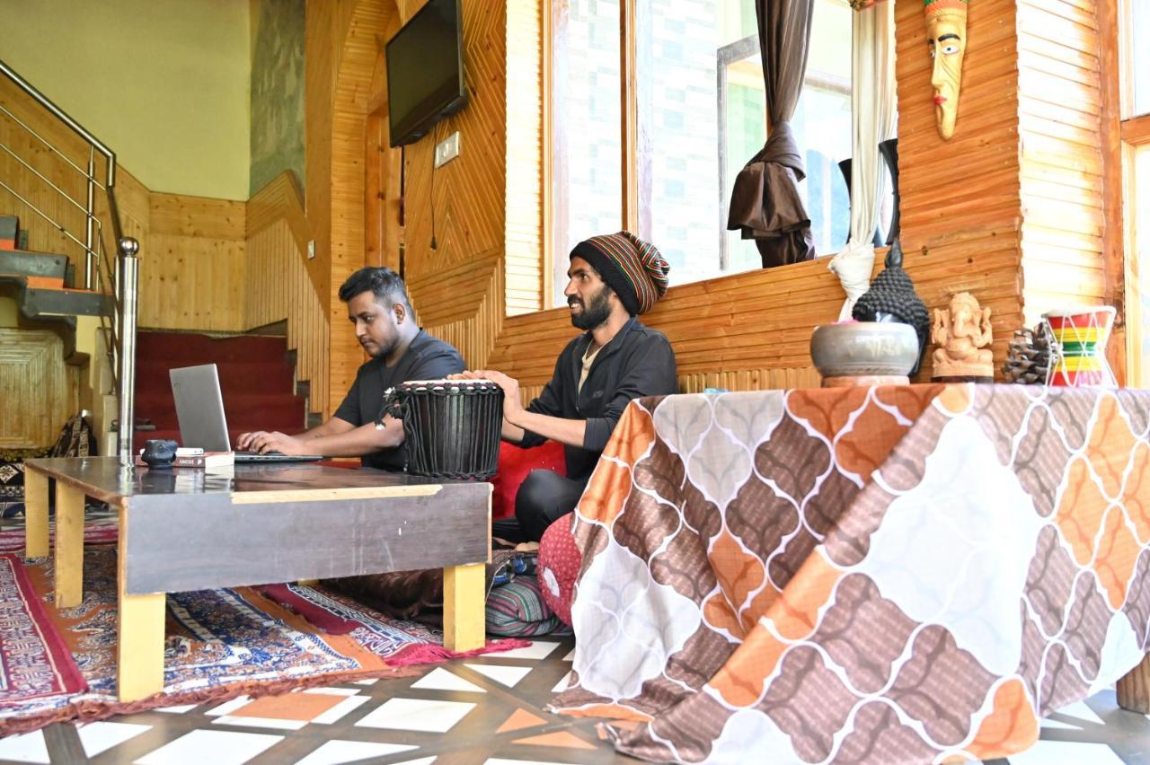 Indian Backpackers Hostel Manāli Eksteriør bilde