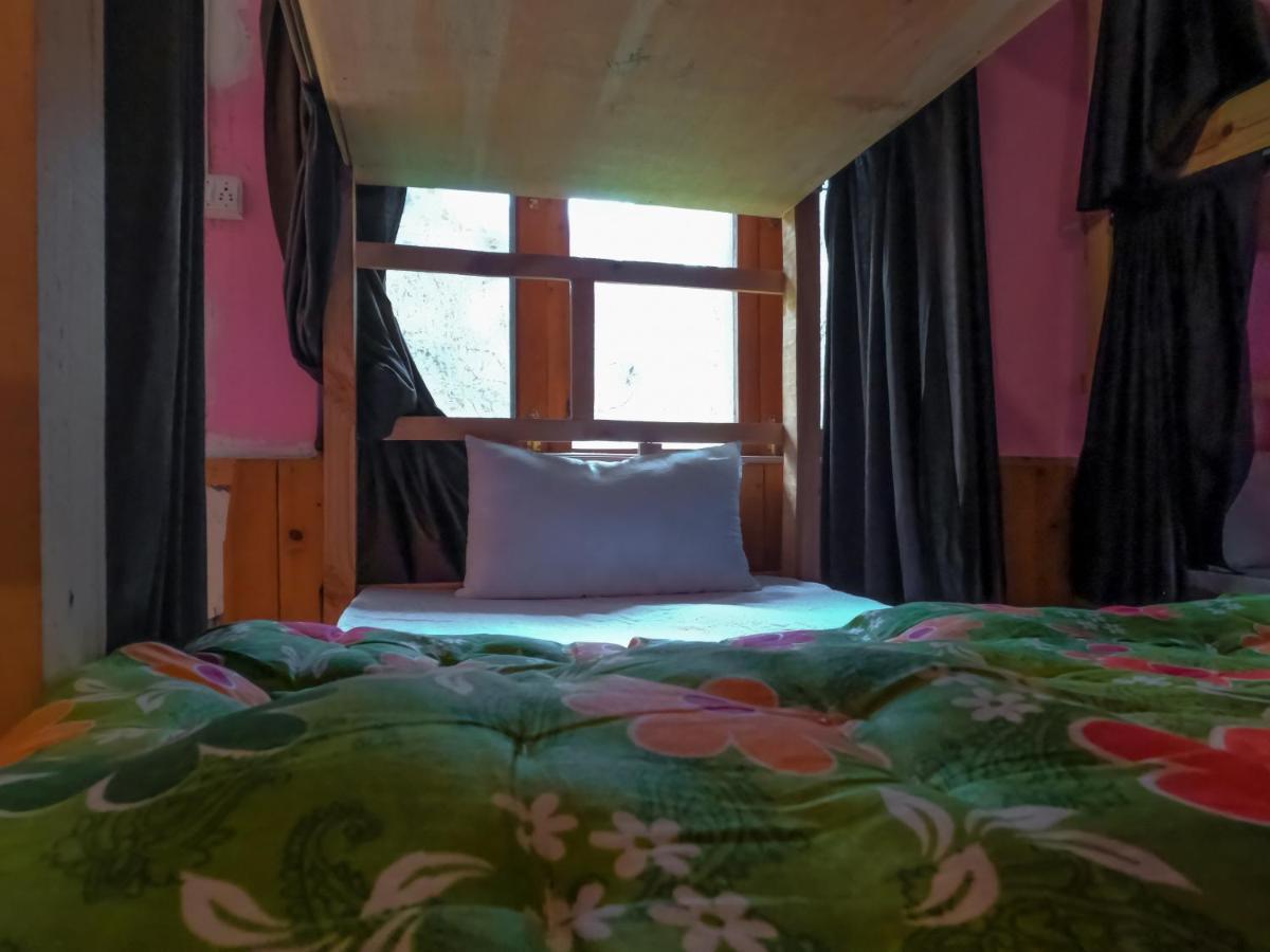 Indian Backpackers Hostel Manāli Eksteriør bilde