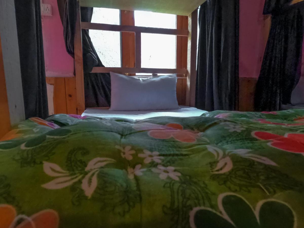 Indian Backpackers Hostel Manāli Eksteriør bilde