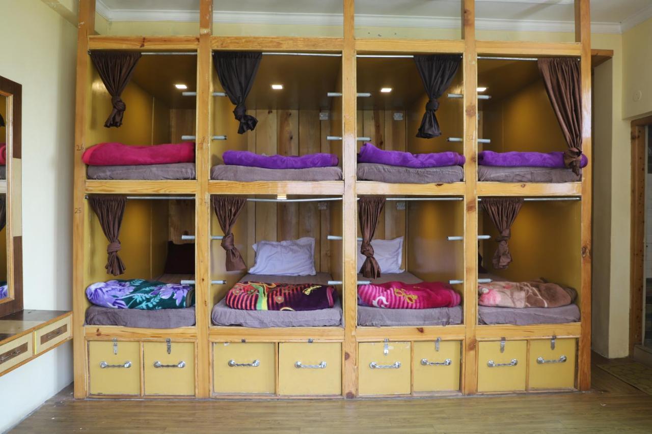 Indian Backpackers Hostel Manāli Eksteriør bilde